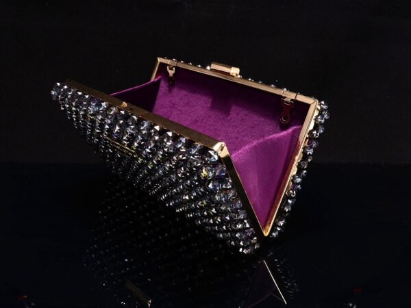 #006 Minaudière